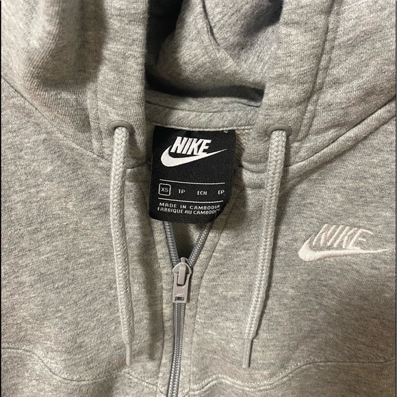 Nike Hoodie very clean - Picture 2 of 5